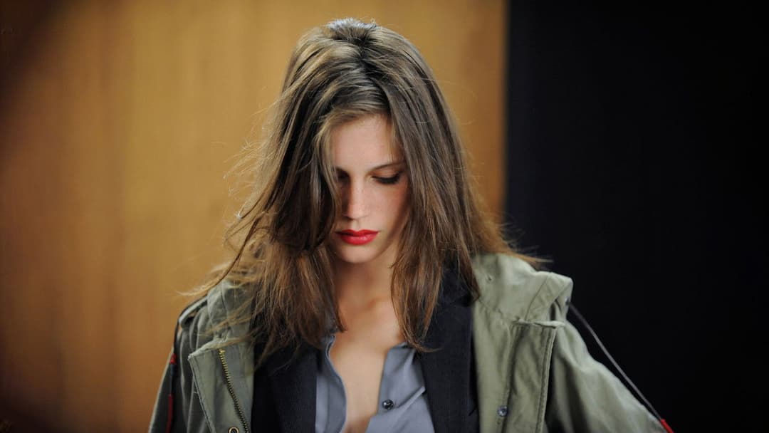 Молода і прекрасна backdrop 4