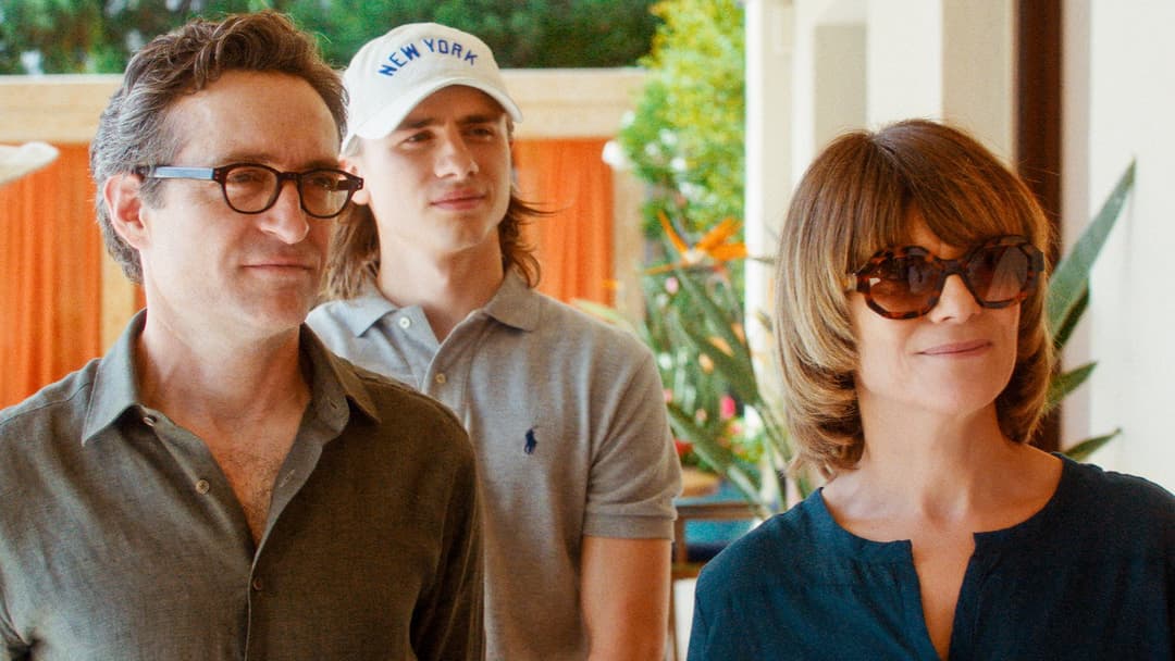 The Richest Woman in the World backdrop 12