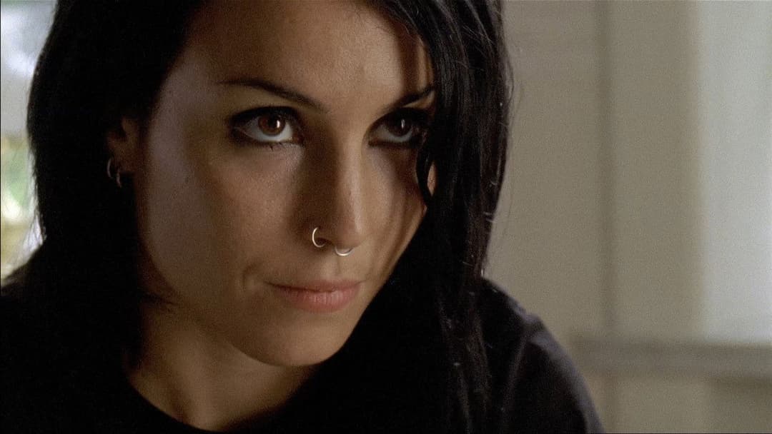 Дівчина, яка грала з вогнем backdrop 8