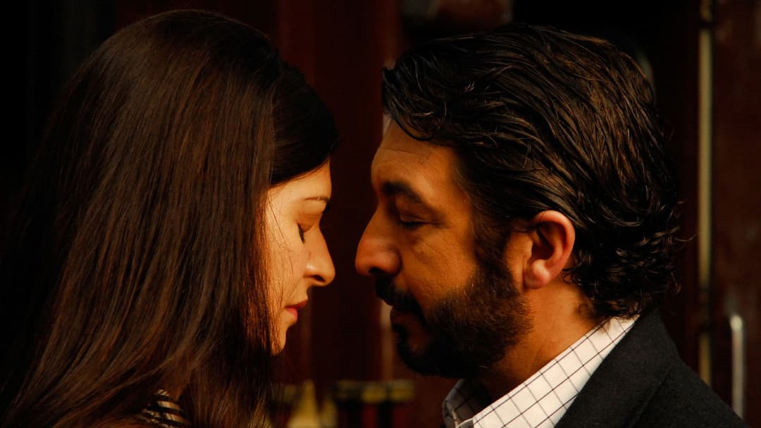 Секрет у їхніх очах backdrop 4