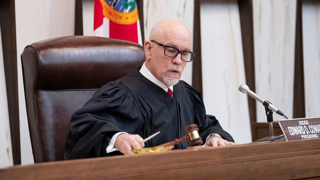 Extremely Wicked, Shockingly Evil and Vile backdrop 12