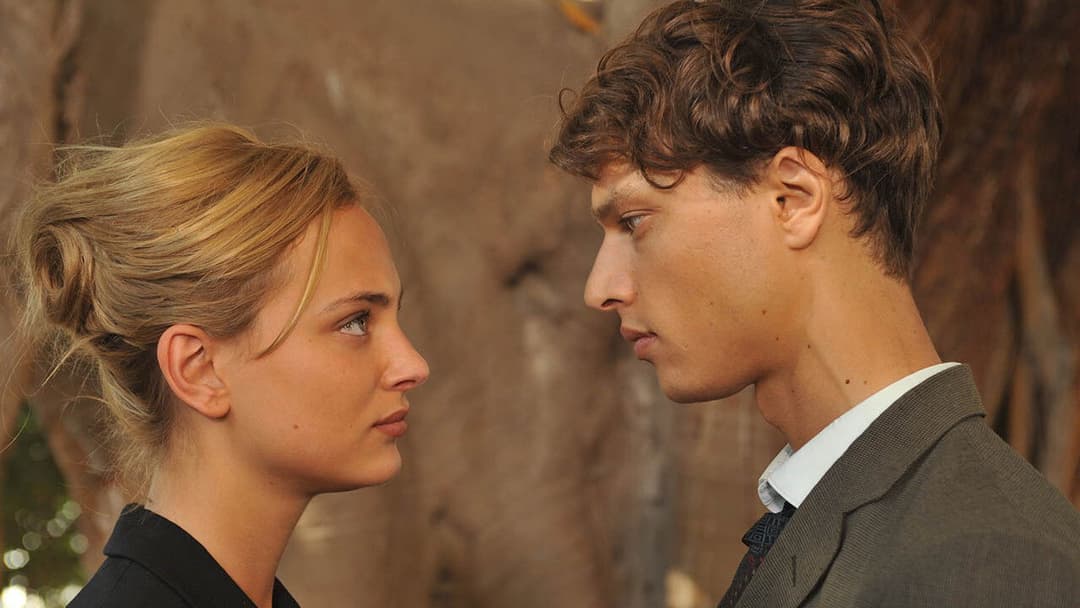 Ce que le jour doit à la nuit backdrop 13