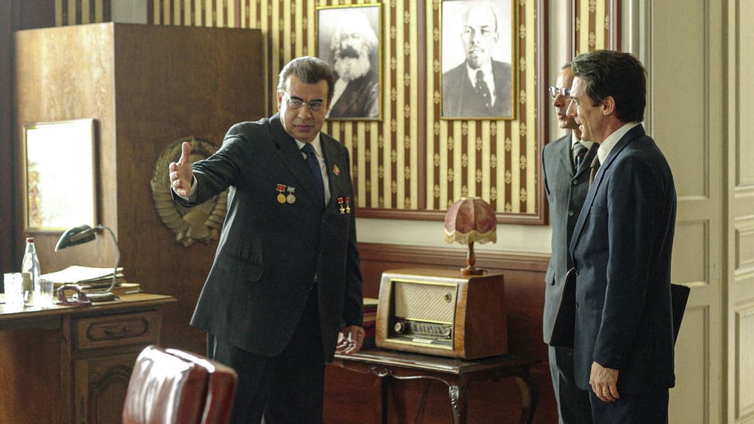 Berlinguer: La grande ambizione backdrop 4