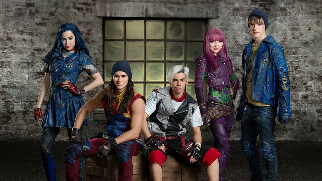 Descendants 2 backdrop 2