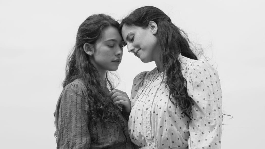 Elisa y Marcela backdrop 2