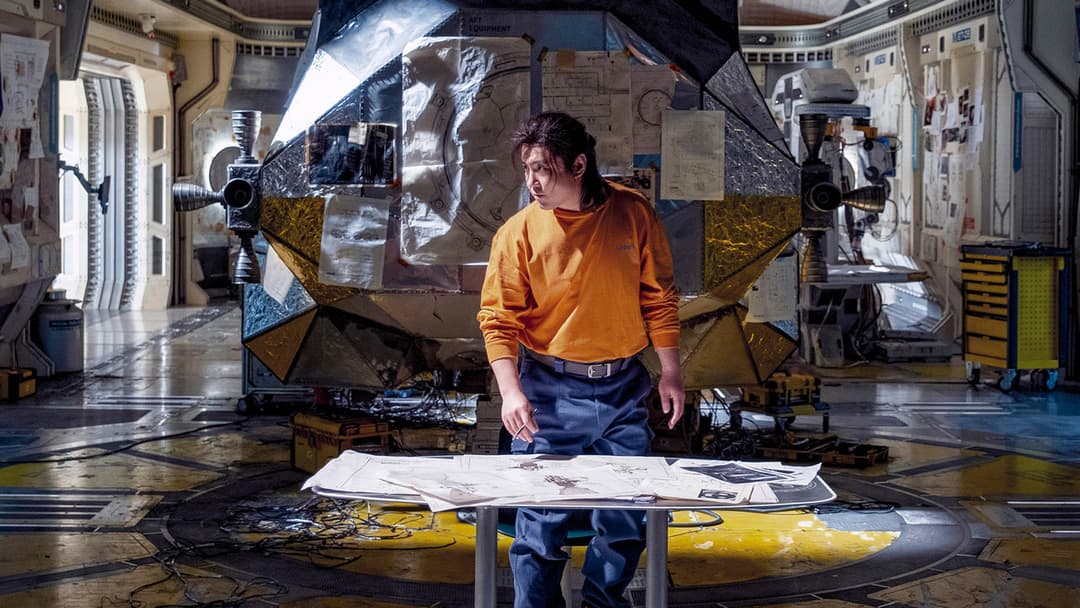 Місячна людина backdrop 9