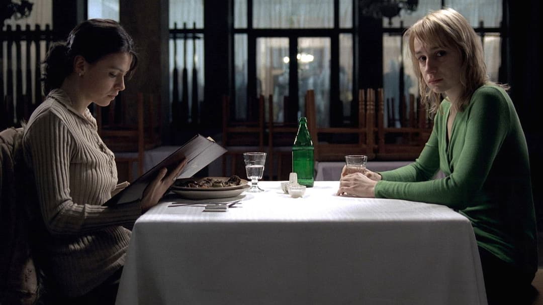 4 місяці, 3 тижні і 2 дні backdrop 10