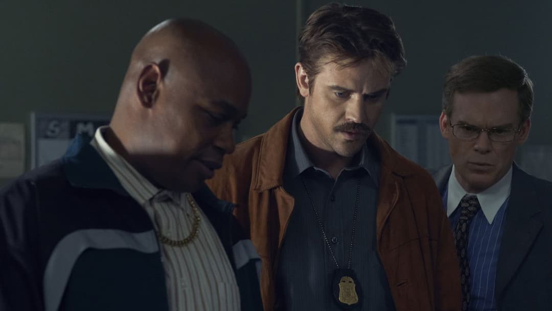 У тіні місяця backdrop 3