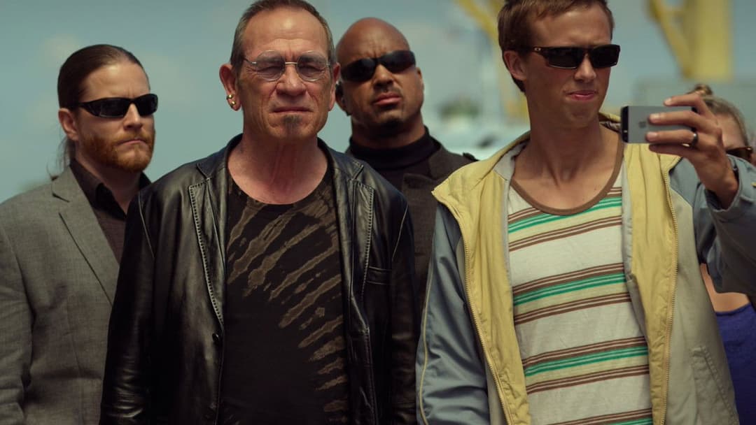 Mechanic: Resurrection backdrop 5