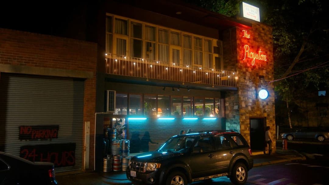 Ricky Stanicky backdrop 9