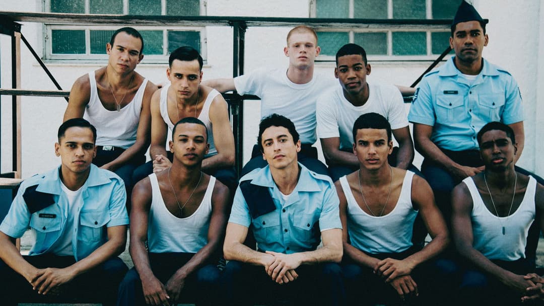 Homem com H backdrop 6