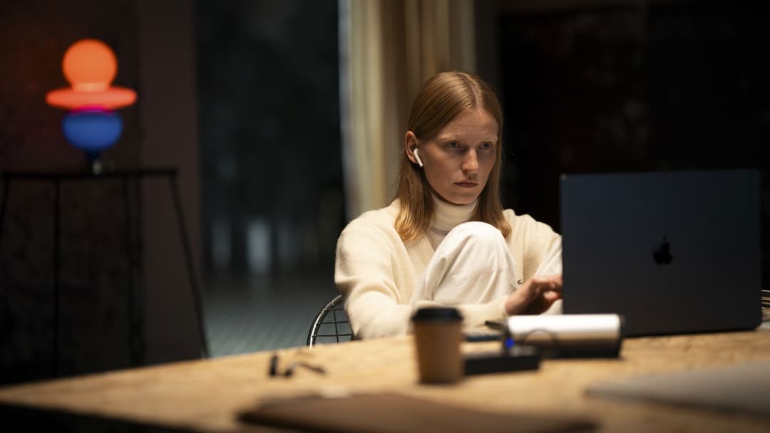 Nie ma duchów w mieszkaniu na Dobrej backdrop 11