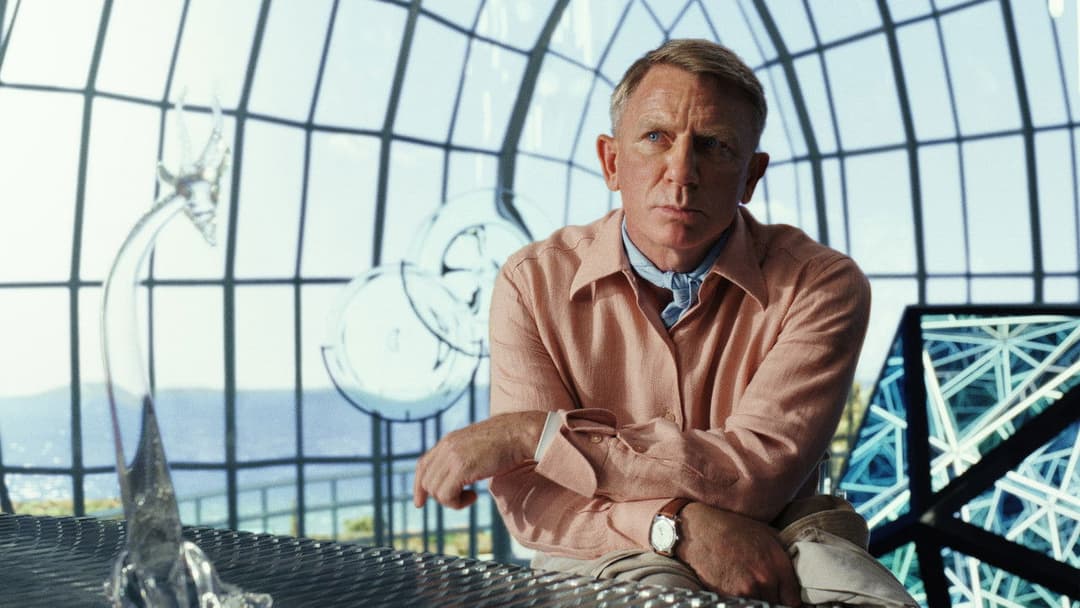 Glass Onion: A Knives Out Mystery backdrop 12