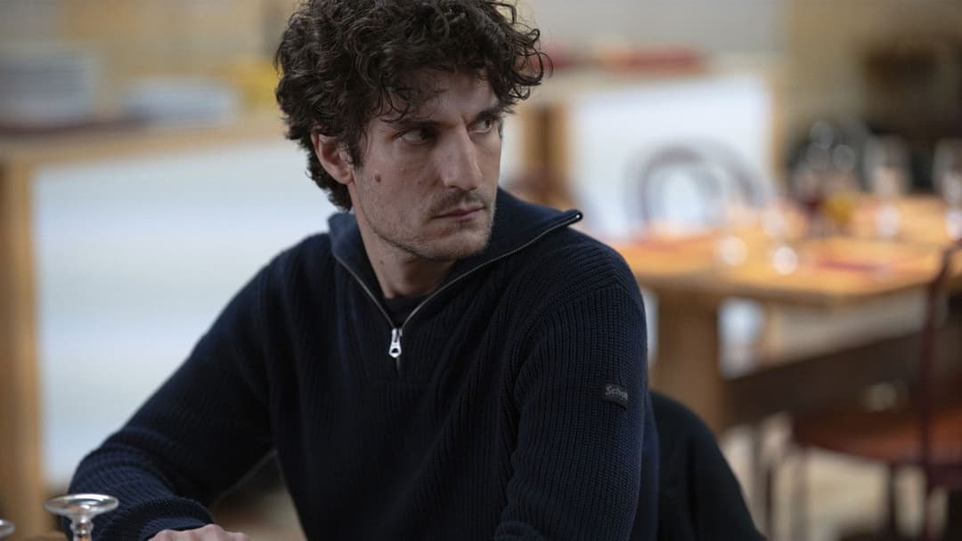 L'Innocent backdrop 9