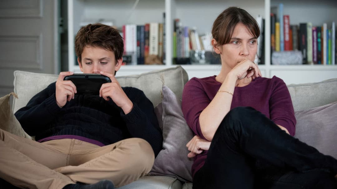 Молода і прекрасна backdrop 9