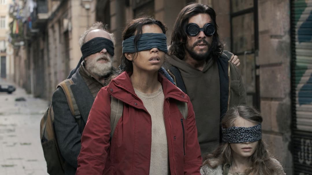 Bird Box: Barcelona backdrop 4