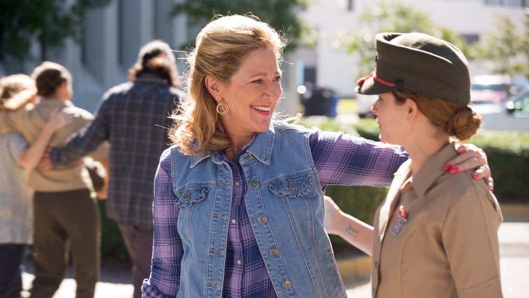 Меґан Ліві backdrop 7