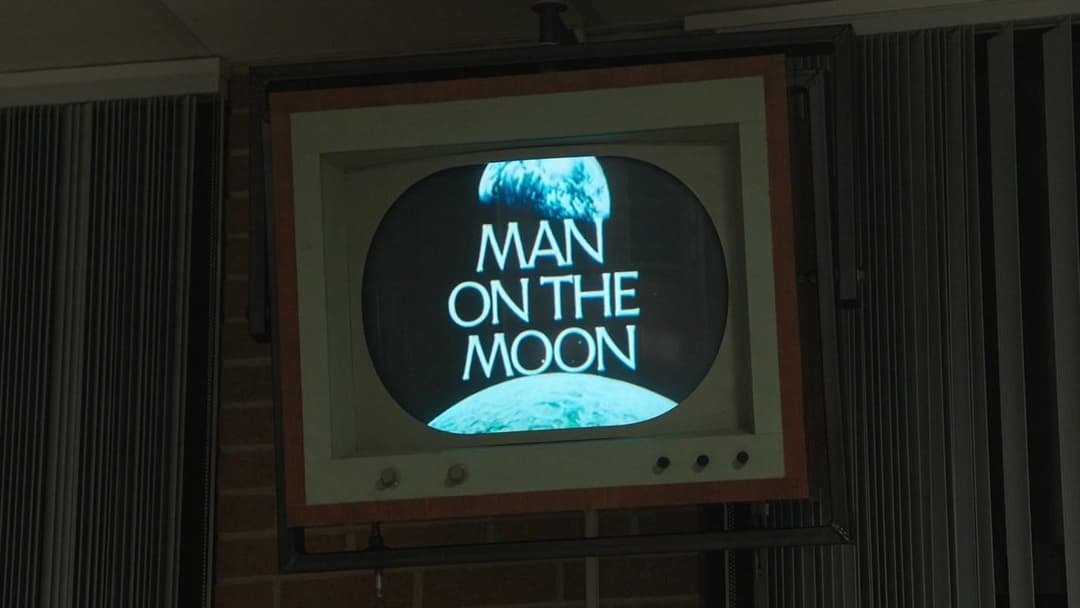 Забери мене на місяць backdrop 10