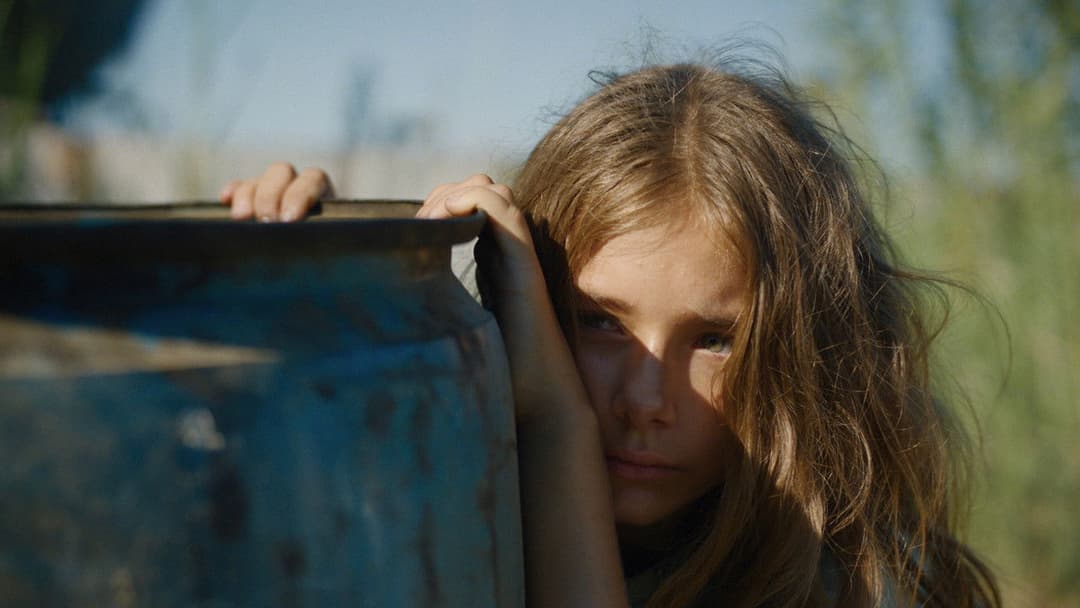 Κράτα Με backdrop 1