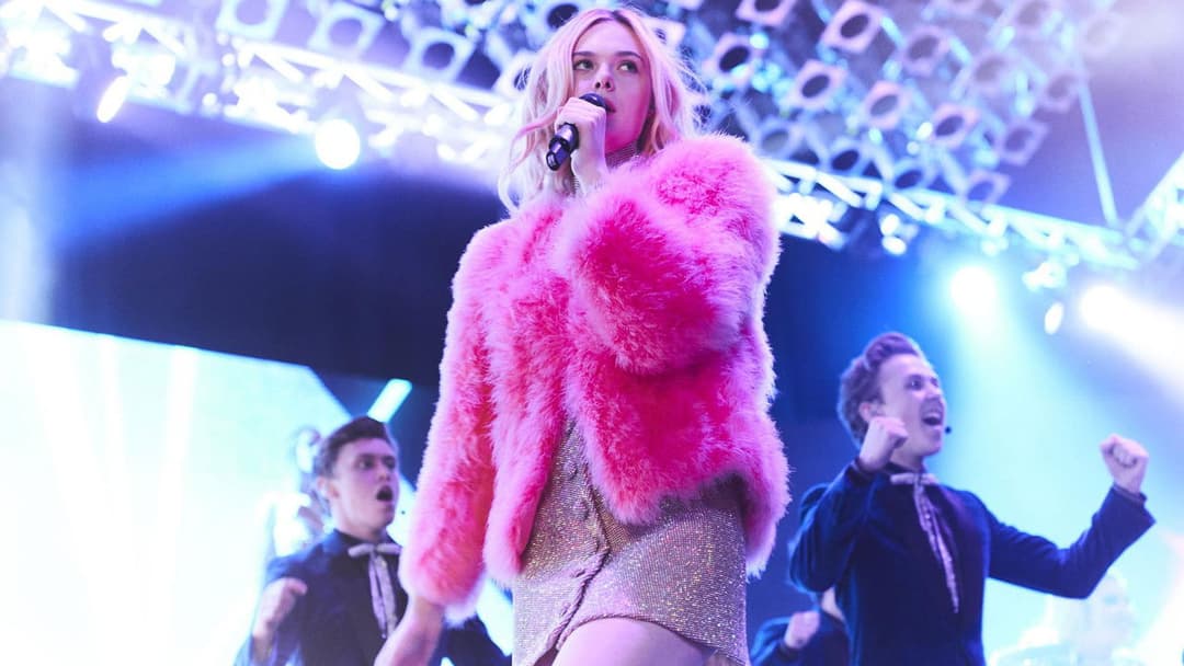 Teen Spirit backdrop 6