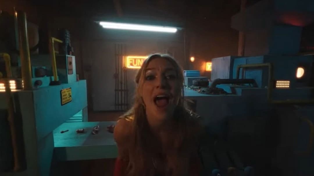 V/H/S/Halloween backdrop 15