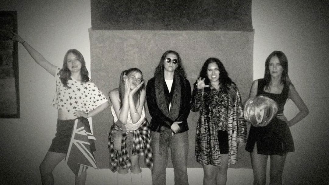 WHO DO YOU THINK YOU ARE? backdrop 3