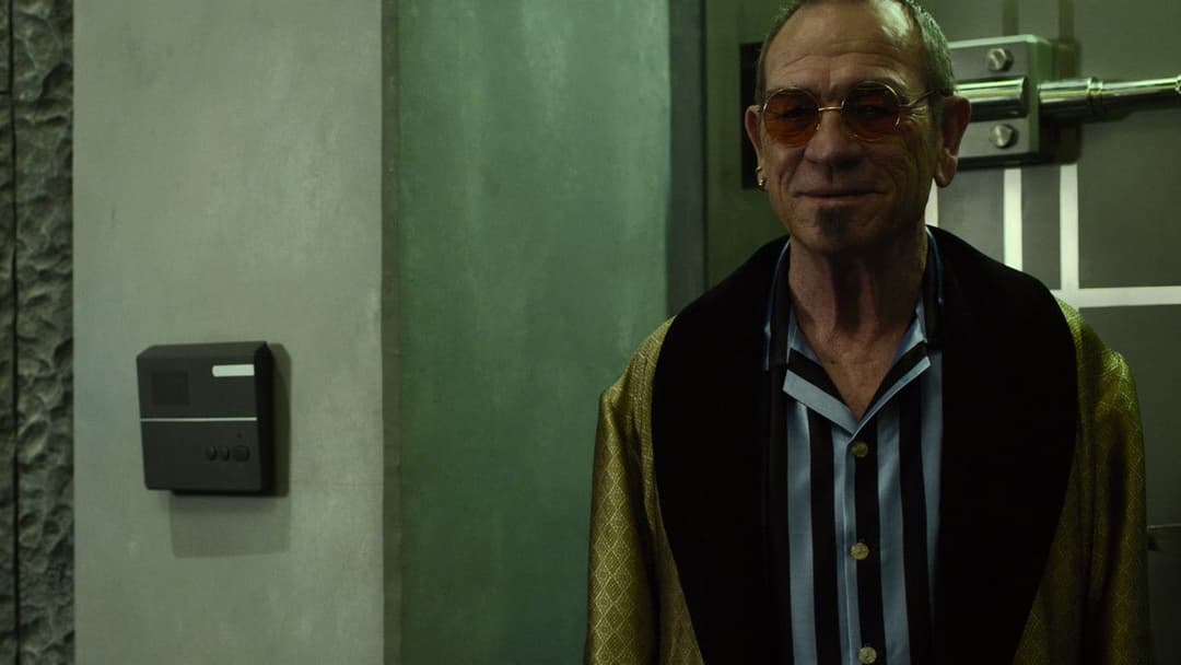 Mechanic: Resurrection backdrop 9