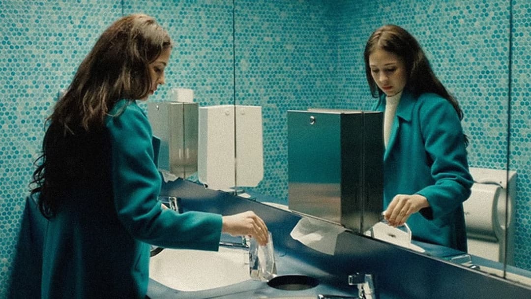 The Currents backdrop 2