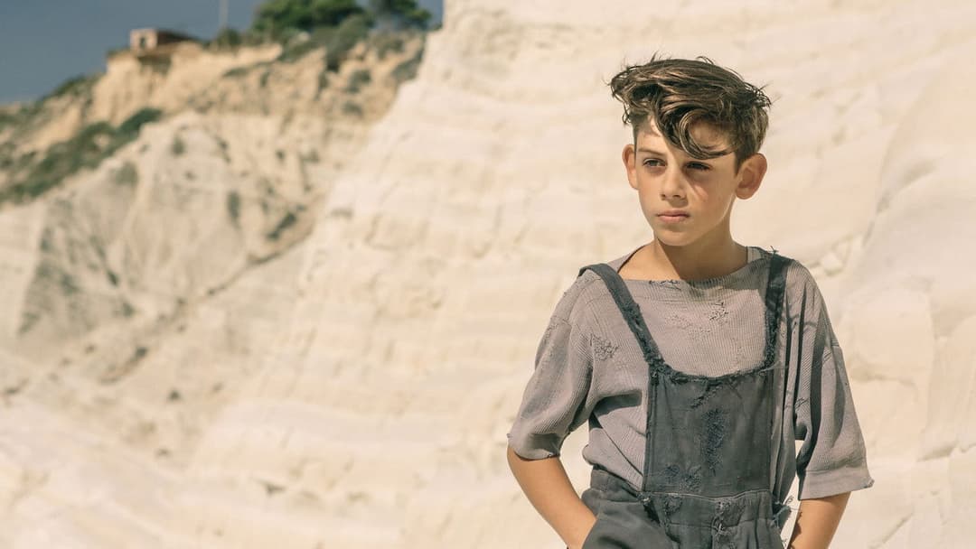 In guerra per amore backdrop 4