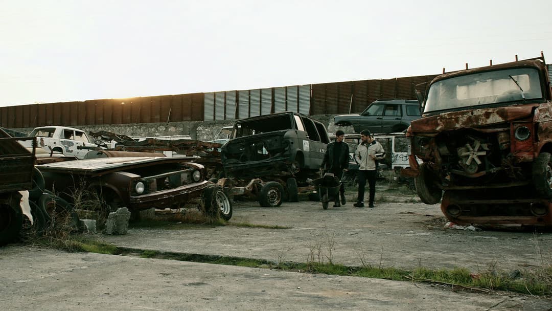 Ölü Köpekler Isırmaz backdrop 1