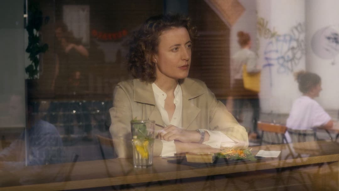 Ich bin dein Mensch backdrop 14