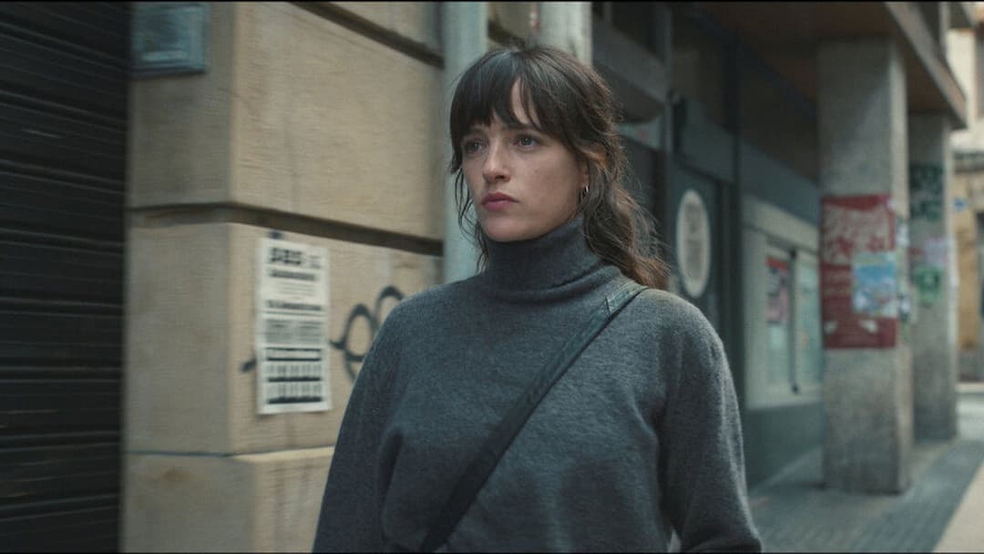 Вона в пітьмі йде backdrop 9