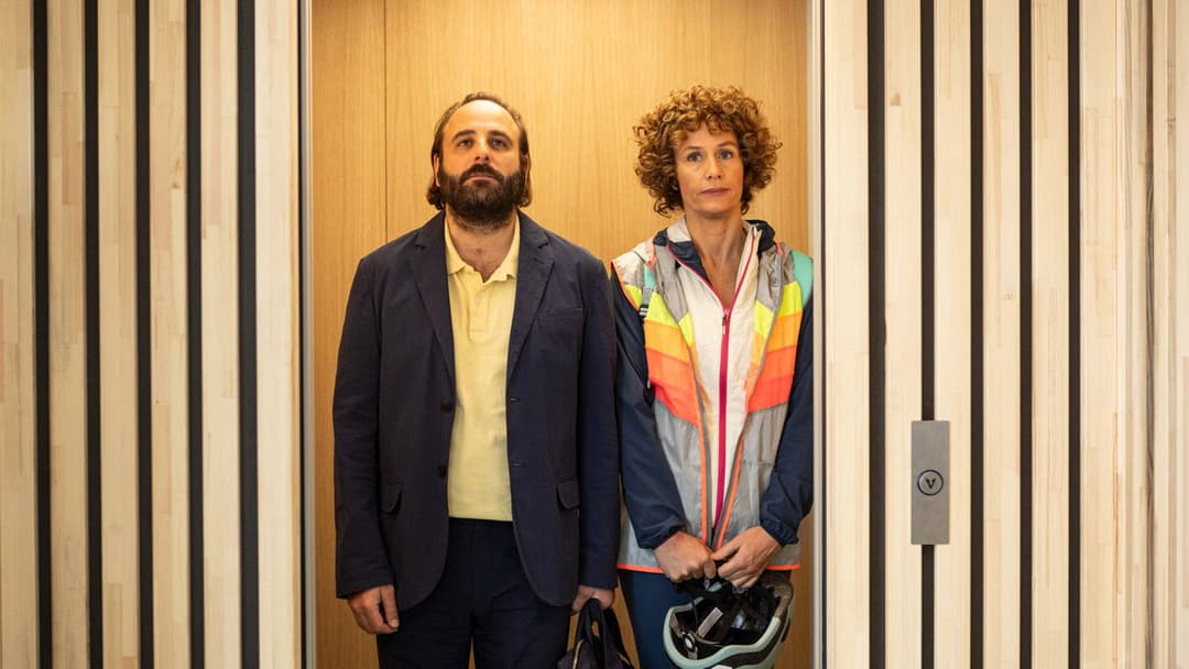 La Poupée backdrop 1