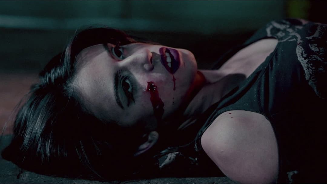 Той, що жахає backdrop 17