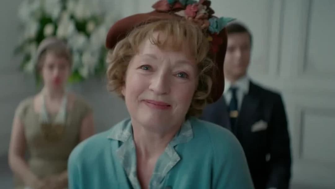 Mrs. Harris und ein Kleid von Dior backdrop 18