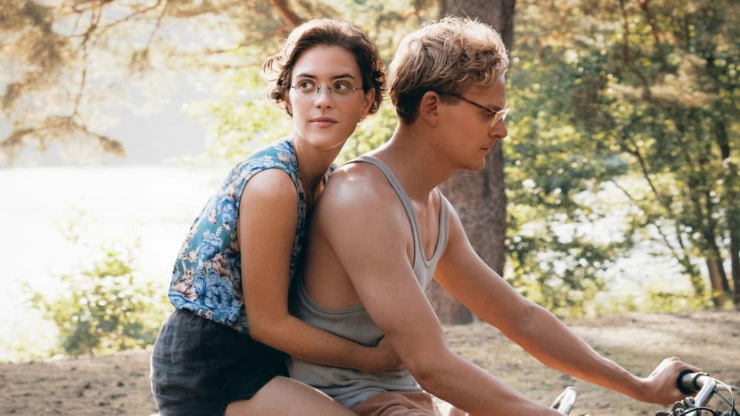 In Liebe, eure Hilde backdrop 3