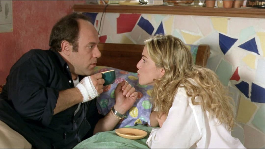 Iris Blond backdrop 5