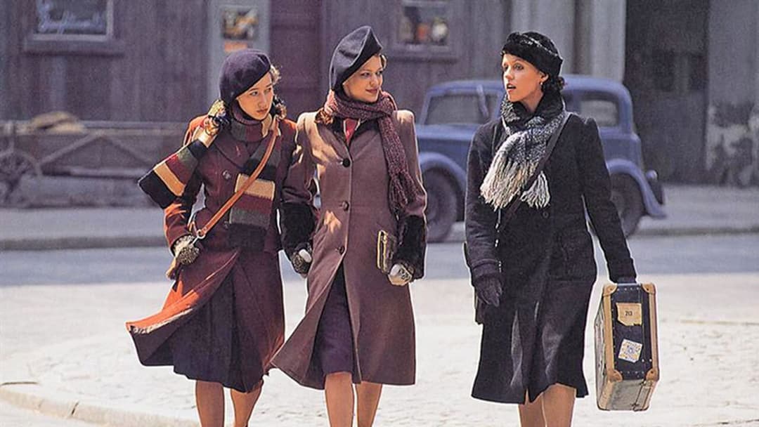 Еймі та Ягуар backdrop 14