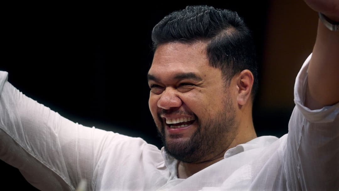 Tenor: My Name Is Pati backdrop 1