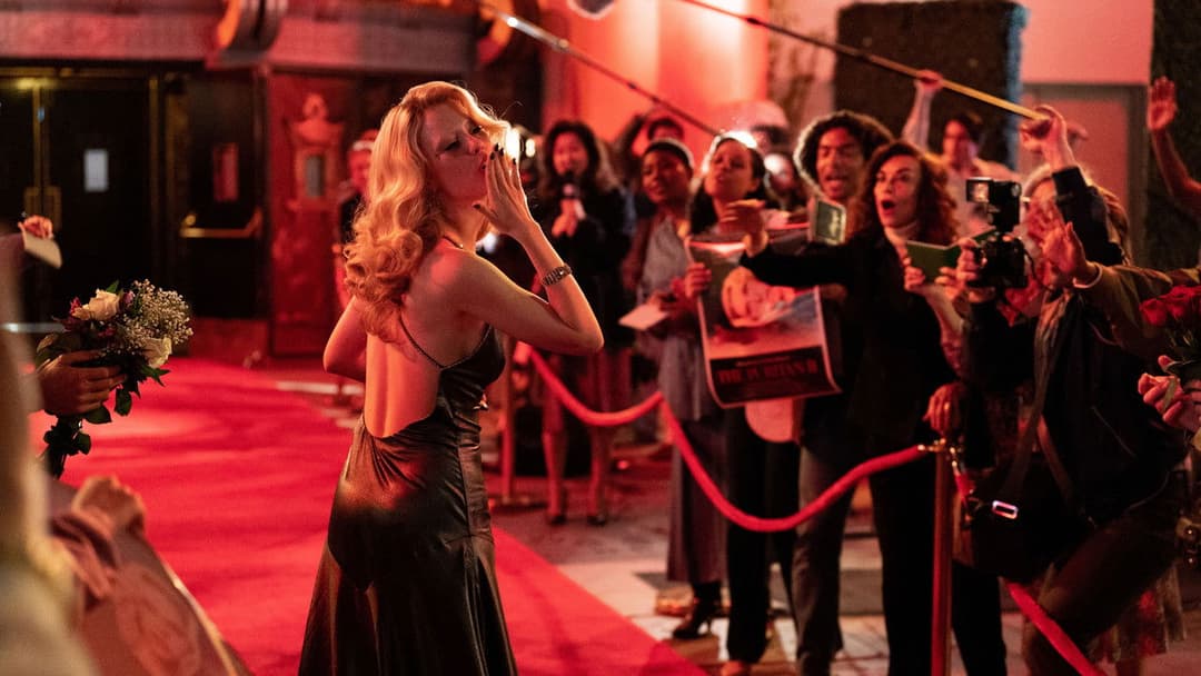 МАХХХІН backdrop 3