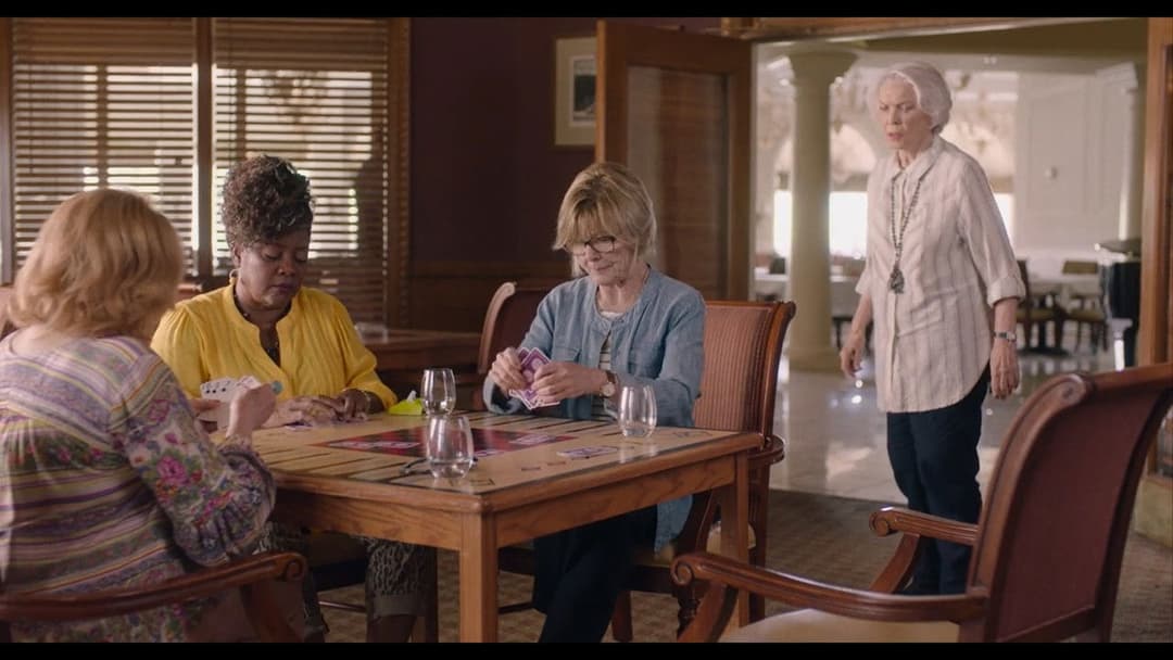 Queen Bees - Im Herzen jung backdrop 5