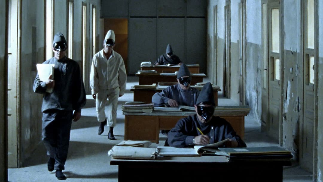 Bella e perduta backdrop 6