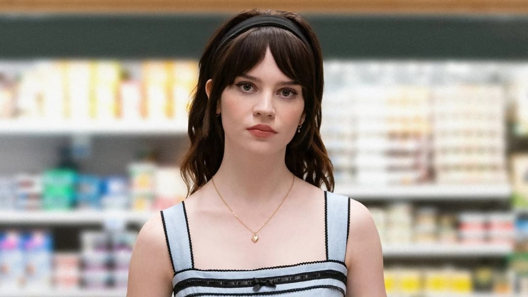 Companion - Die perfekte Begleitung backdrop 12