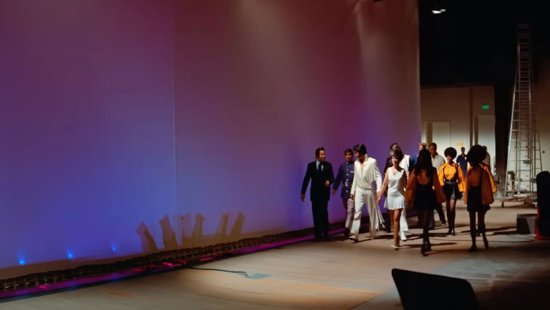 EPiC: Elvis Presley in Concert backdrop 2