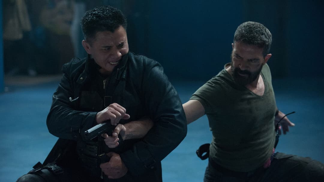 Сек'юриті backdrop 17