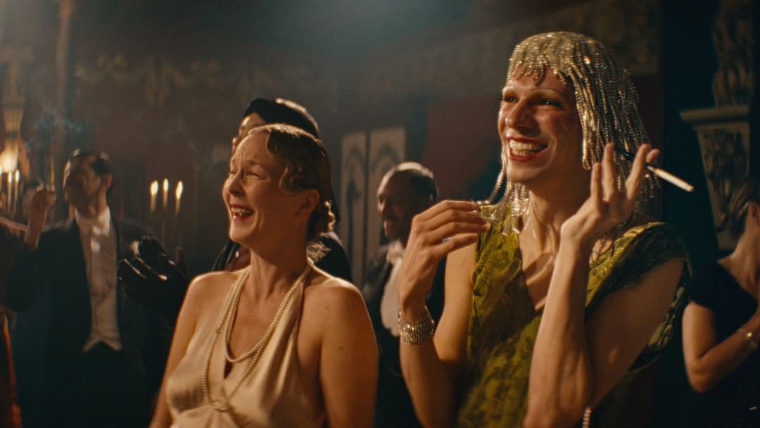 Ельдорадо: Усе, що нацисти ненавидять backdrop 4