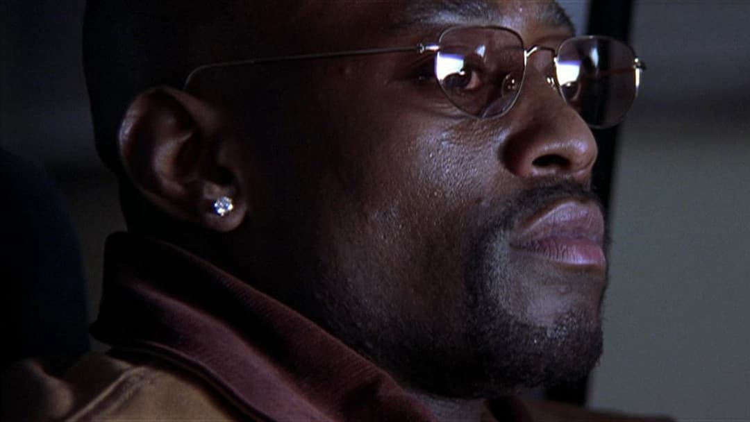 Undercover - In Too Deep backdrop 3