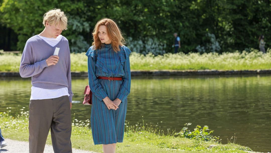 Ach, diese Lücke, diese entsetzliche Lücke backdrop 3