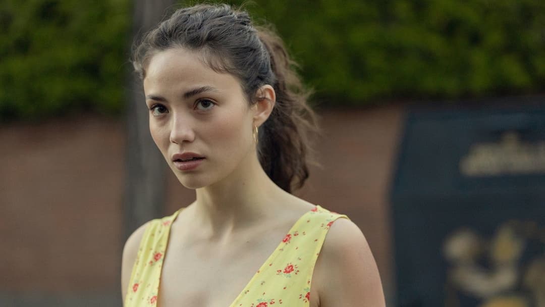 Tell Me What You Want backdrop 2