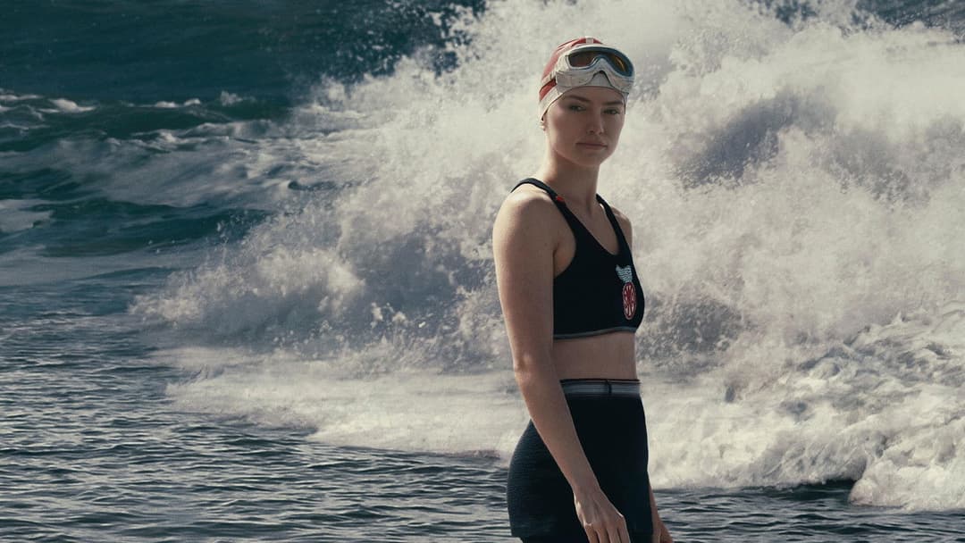 Дівчина і море backdrop 10